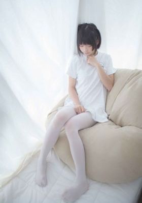 空心大白菜岑梦凡_十万网红美女美酱